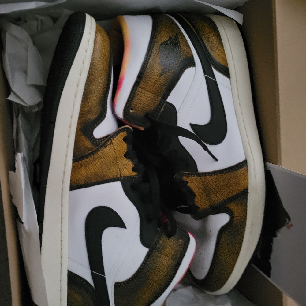 Jordan 1 mid se